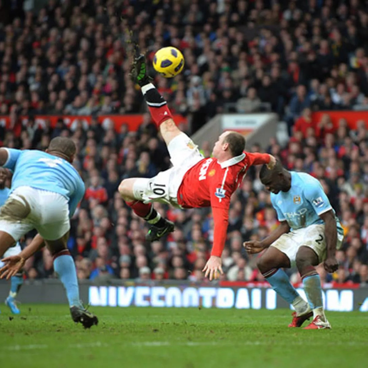 Wayne Rooney Overhead Goal - 2011