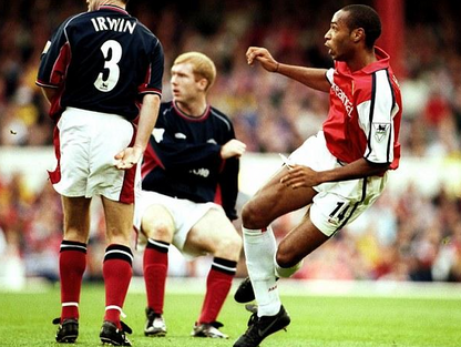 Thierry Henry - Goal against Manchester United - 2000