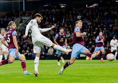 Bruno Fernandes volley vs Burnley 2023